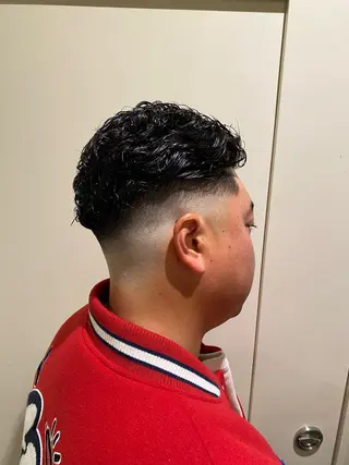 ショート カラー パーマ ヘアアレンジ メンズ The faderz barbershop所属・フェードモデル限定 🔥高円寺Maiのヘアスタイル