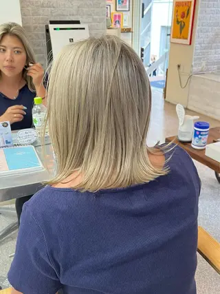 ミディアム カラー エクステ ハイトーン 💭黒崎ハルカのヘアスタイル