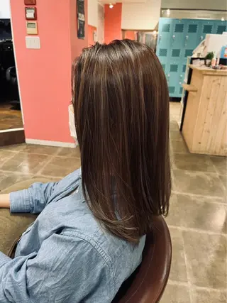 セミロング カラー エリアNo.1カラー ⭐️hikaru⭐️のヘアスタイル