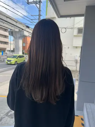 ロング カラー テトネ タカシのヘアスタイル