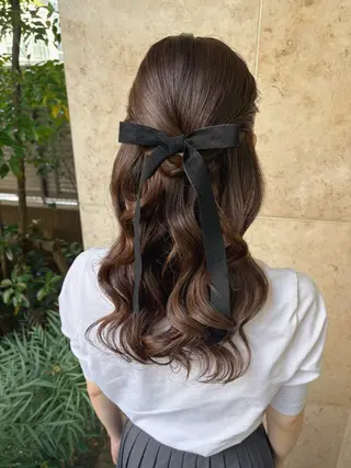 セミロング ヘアアレンジ ビーイー東京所属・たかや みなみのヘアスタイル