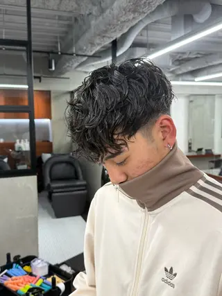 パーマ メンズ 豊崎 佑輔のヘアスタイル