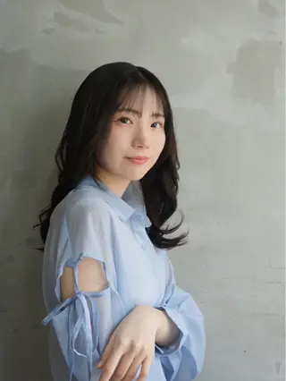 ロング カラー 安岡美咲✂︎ 艶カラー/髪質改善のヘアスタイル