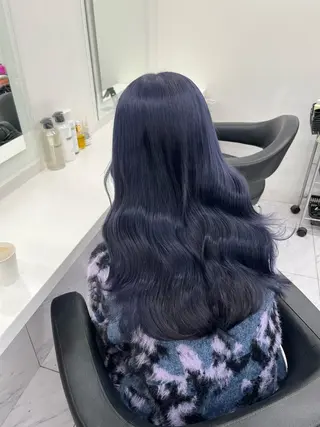 セミロング 寒色＆ブリーチ特化 寒色MiOのヘアスタイル