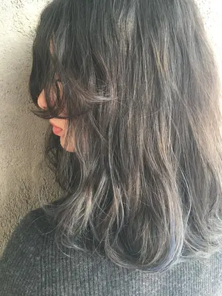 ミディアム カラー EMANON天神所属・Hitomi Ezakiのヘアスタイル