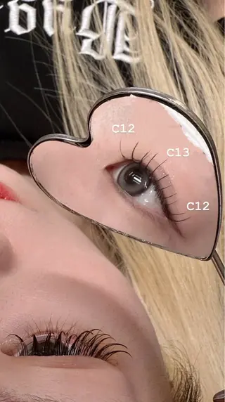 マツエク・マツパ SARINA ROCCO3rdのヘアスタイル