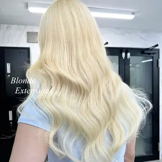 ロング カラー シールエクステ特化 ハイトーン、NANAのヘアスタイル