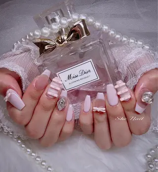 ネイル She   Nail所属・ISA_ BELLAのネイルデザイン