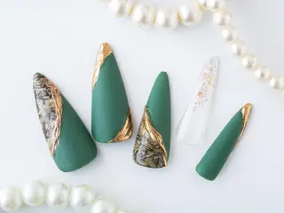 ネイル Tiary Nail Fのネイルデザイン