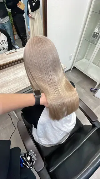 ロング カラー 俊 介のヘアスタイル