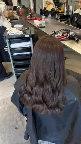 ロング カラー 小森春果/透け感/ ケラスターゼ/艶髪のヘアスタイル