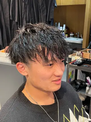 ミディアム パーマ ヘアアレンジ メンズ FRANK'S BARBER日比谷店所属・金谷 一平のヘアスタイル