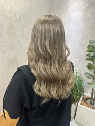 セミロング MOURI CHISATOのヘアスタイル