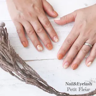 ネイル Petit Fleur所属・青柳 亜梨奈のマツエク・マツパデザイン