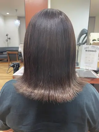 ミディアム 榮 百合香のヘアスタイル