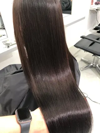 ロング ito. ブリーチ/髪質改善のヘアスタイル