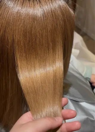 ミディアム カラー 安藤 舞衣のヘアスタイル