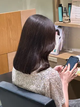 ミディアム カラー 透明感カラー/顔周り カット/レイヤーにかのヘアスタイル