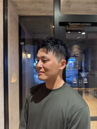 ショート 村松　和磨/ケアブ リーチ/メンズパーマのヘアスタイル