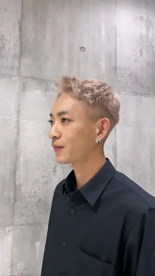 メンズ ハイトーンカラー✨️ Amiのヘアスタイル