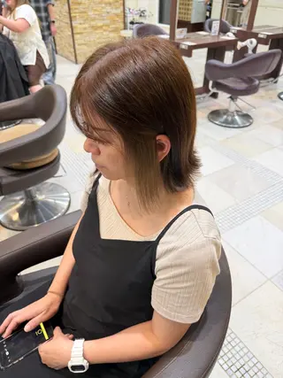 ショート カラー 池田凛/ ハイトーンカラーのヘアスタイル