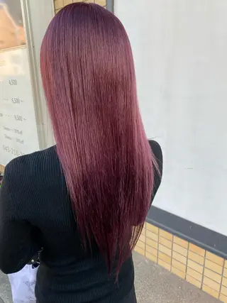 セミロング W所属・小林 朋花のヘアスタイル