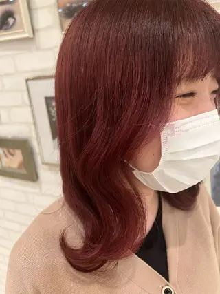 ミディアム カラー 石崎 真維のヘアスタイル