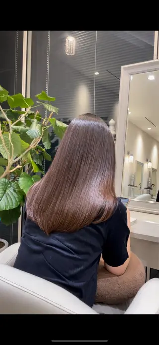 セミロング カラー 佐久間 柊里のヘアスタイル