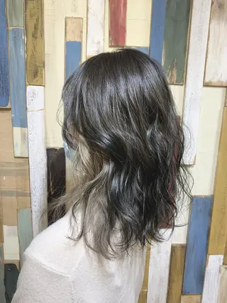 ミディアム 嶋村夏実🌼レイヤー 🌸白髪ぼかしのヘアスタイル