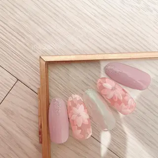 ネイル White lily所属・牧田 雅世のネイルデザイン