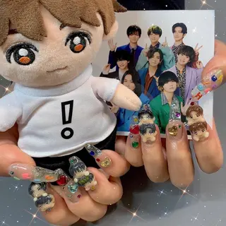 ネイル BLUEM なな🐶のネイルデザイン