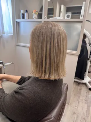 ミディアム 白髪ぼかし脱白髪染め kaminowaのヘアスタイル