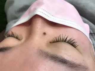 マツエク・マツパ 保子 祐里香のヘアスタイル