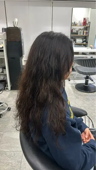 ロング パーマ 上山 凜のヘアスタイル