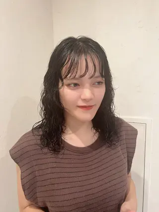 セミロング パーマ 工藤 梨花のヘアスタイル