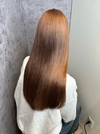 ロング カラー 肌に馴染むハイトーン /ミルクティーカラーのヘアスタイル