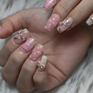 ネイル RUNWAY 　　の眉毛・アイブロウイメージ