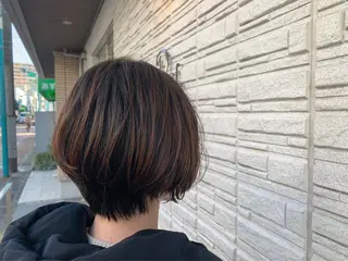 ショート 暖色カラー🍊 ボブ🌿顔周りcutのヘアスタイル