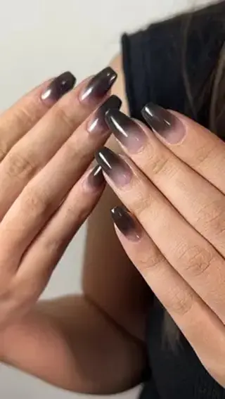 ネイル pink ladyサロン所属・べ にのネイルデザイン