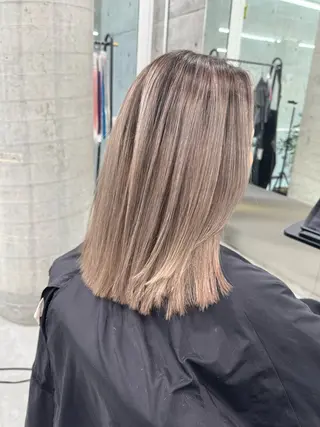 セミロング カラー 艶髪✨ブリーチ職人 井手正康のヘアスタイル