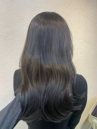 ロング ユナ ナチュラル／透明感のヘアスタイル