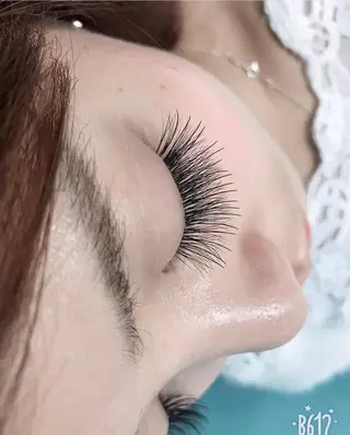 マツエク・マツパ レイヤーカット 早崎太生のヘアスタイル