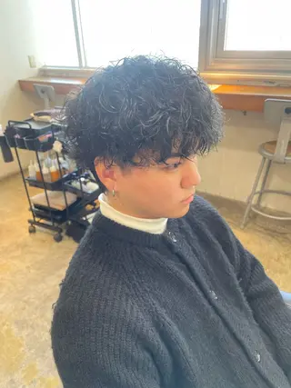 ミディアム パーマ メンズ RIN／韓国ヘア レイヤーカットのヘアスタイル