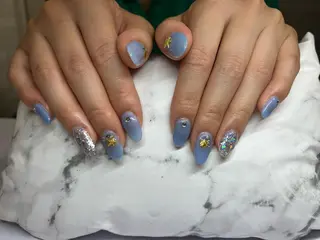 ネイル nail.salon .Reversalのネイルデザイン