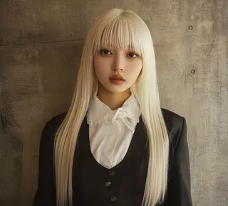 ロング 透明感ブリーチ ハイトーンウエダのヘアスタイル