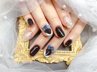 ネイル マジックミラー所属・マジック ミラーのネイルデザイン