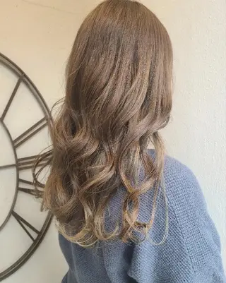 ロング カラー 赤松 摩美のヘアスタイル