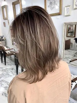 ミディアム エクステ（レミー毛） NINEのヘアスタイル