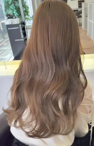 セミロング 大宮ハイトーン 原田光のヘアスタイル