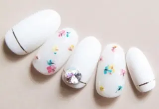 ネイル ゲン レイカのネイルデザイン